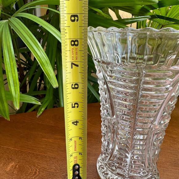 Vintage Flower Vase in Stars and Bars Pattern by Anchor Hocking - Picture 6 of 7